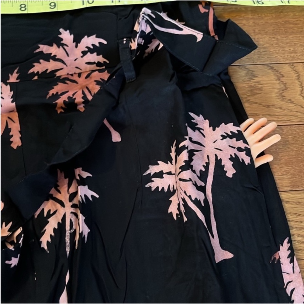 NWT Modcloth x Sugarhill Feeling the Breeze Black Palm Jumpsuit - Picture 8 of 14